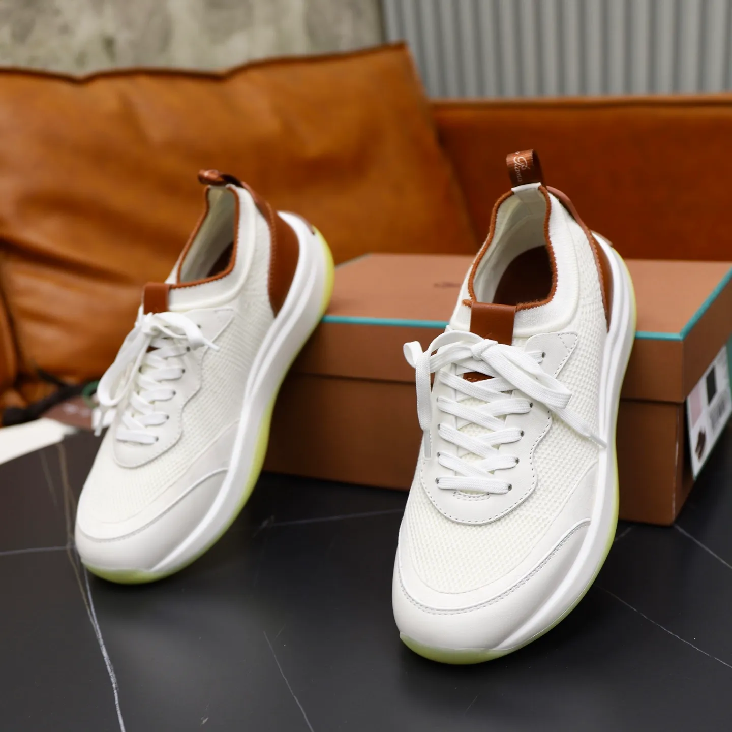 Factory price: 💰620 Loropiana LP men's shoes ♞size; 38-44 "45.46 customization" cowhide stitching and cowhide feet. It is really easy to wear, lazy, relaxed, casual, perfect comfort, and there are many color choices, and they all look good with clothes. Is it true that Loropiana can bring social value? “Loropiana is the best thing money can buy”